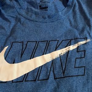 Mens dry fit tee size Mens Medium